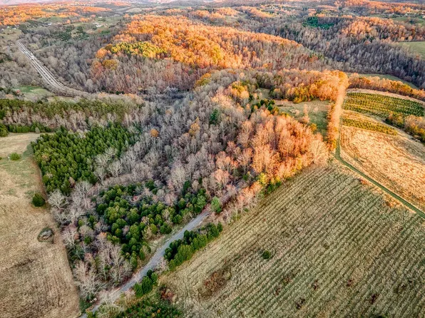 Victoria Ln, Christiansburg, VA 24073