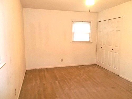 4th image of 379 Nicewood Dr