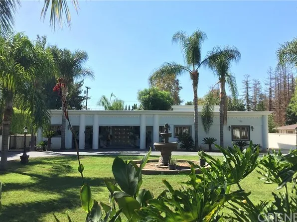 17182 Nordhoff St, Northridge, CA 91325