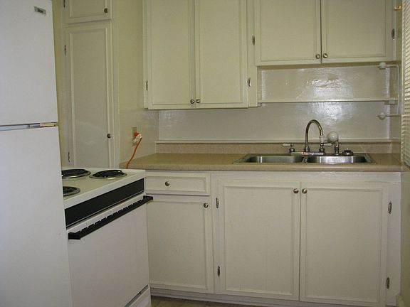 4th image of 118 S Waccamaw Ave APT B2
