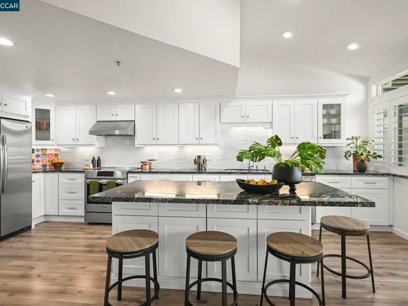 5201 Terra Granada Dr APT 2B, Walnut Creek, CA 94595