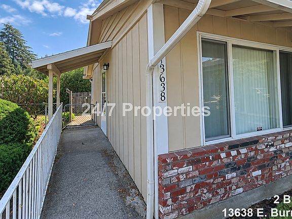 2nd image of 13636 E Burnside St #13638