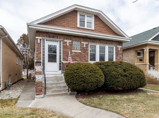 8134 Salisbury Ave, Lyons, IL 60534