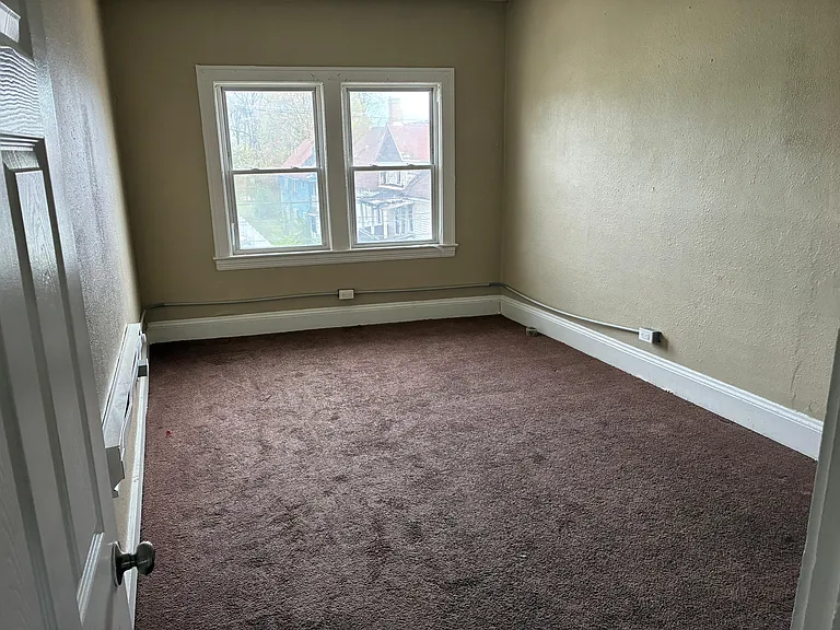 11202 Buckeye Rd — Photo 13