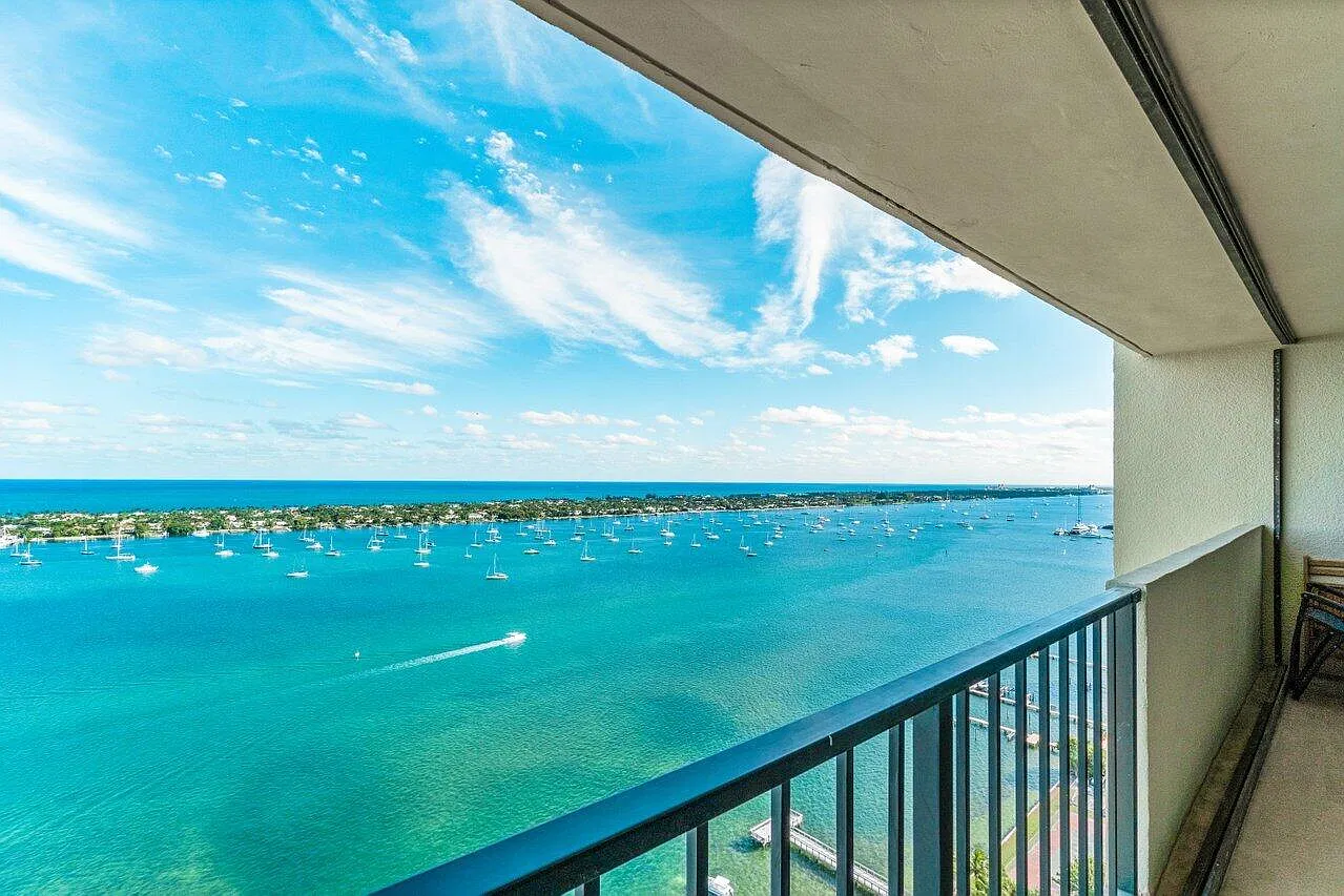 2 bed, 2.0 bath, 1170 sqft, $6,500 — Photo 2