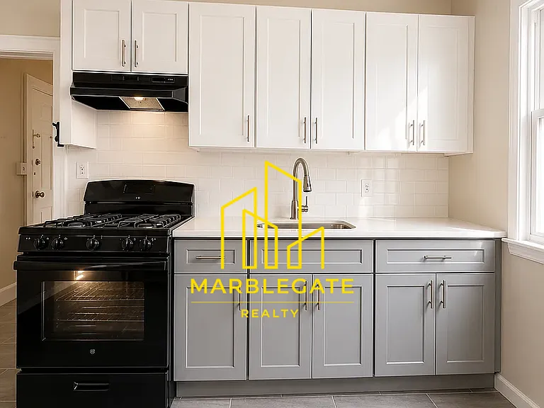 45-47 Fuller Pl #22R — Photo 1