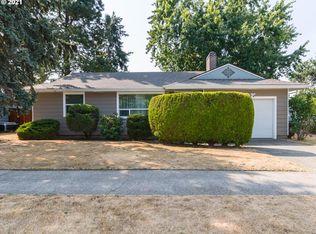 12412 SE Salmon St, Portland, OR 97233