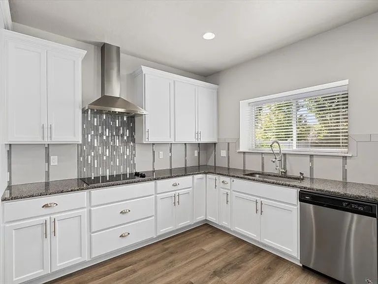 kitchen alternate view