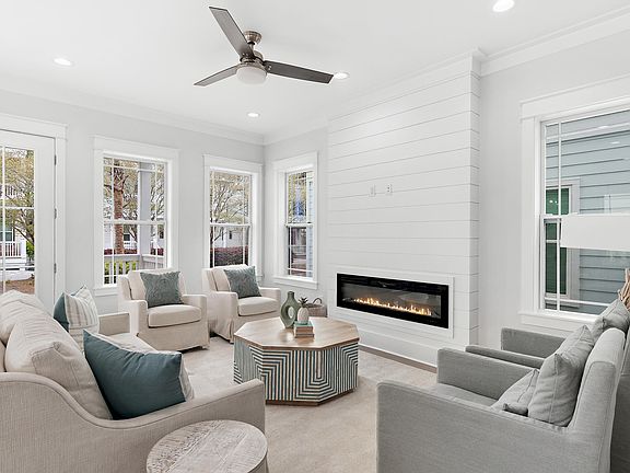 3rd image of 171 Redbud Ln