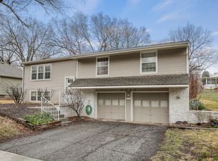 9027 Switzer Rd, Overland Park, KS 66212