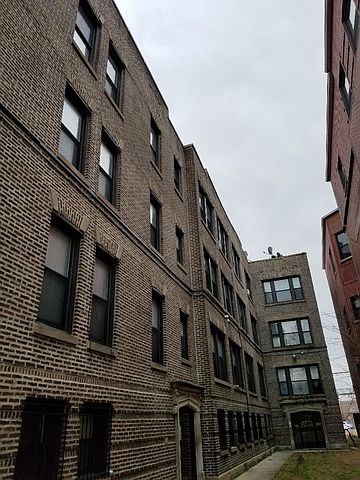 1st image of 4718 S King Dr APT 3W