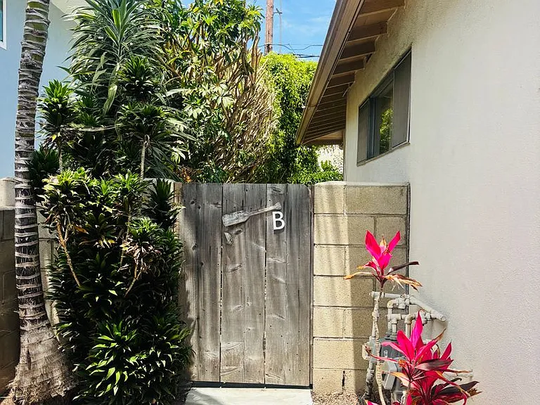 236 Avenida Santa Barbara — Photo 1