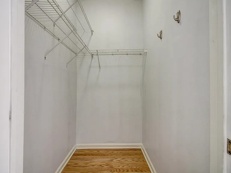 1300 Grand St #201 — Photo 16