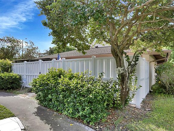 3rd image of 7217 San Luis Ct