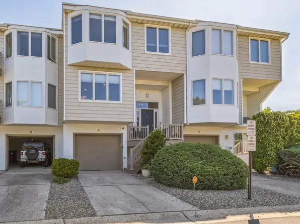 45 Seaside Rd, Brigantine, NJ 08203