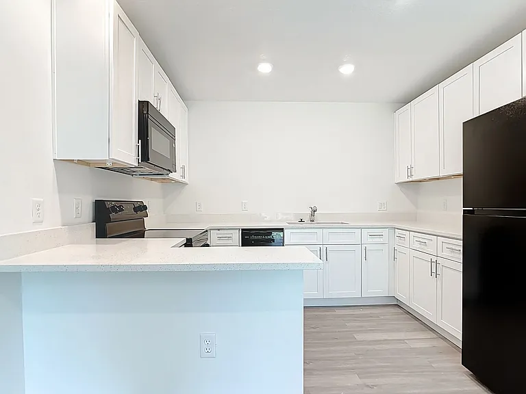 3067 Quarter St — Photo 8