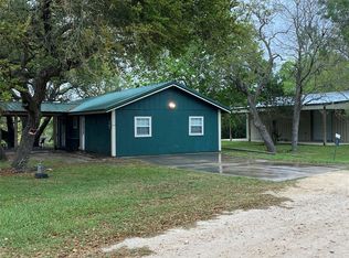 602 Catamaran Cir, Palacios, TX 77465