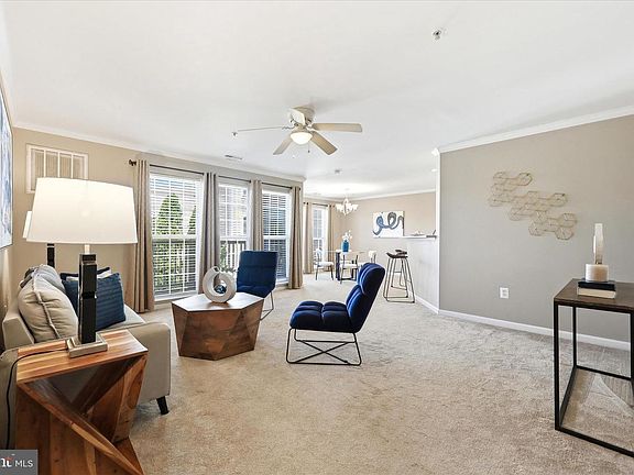 4th image of 599 Cawley Dr Unit 2A
