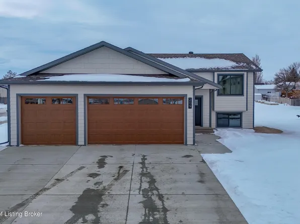 209 15th Ave E, Dickinson, ND 58601