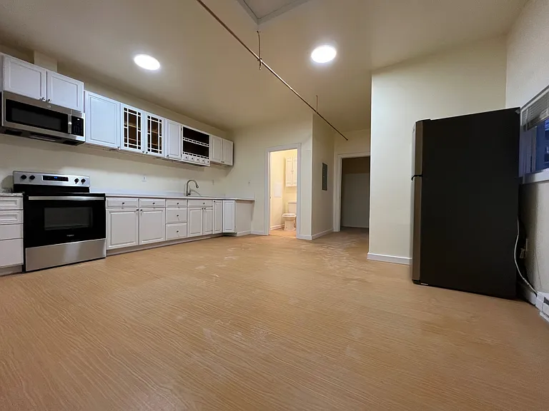170 Meriden Rd #2 — Photo 10