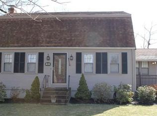 10 Jaye St, Plymouth, MA 02360