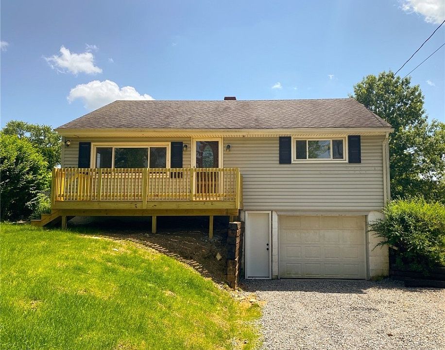 1st image of 585 Ward Dr S