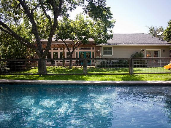2nd image of 5003 Valley Oak Dr