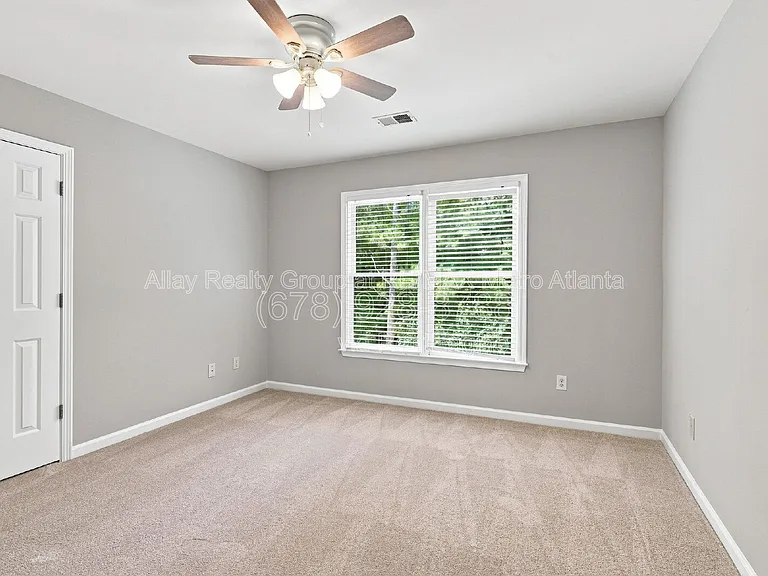 6725 Ridgefield Dr — Photo 29