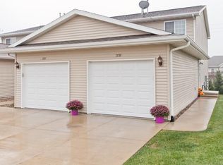 3739 Stoney Point Rd SW, Cedar Rapids, IA 52404