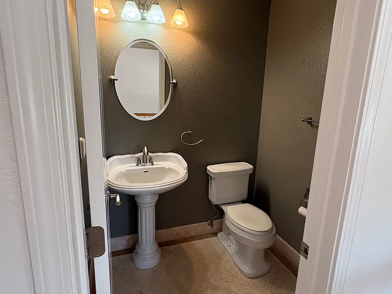 2235 Ventnor Ln — Photo 5