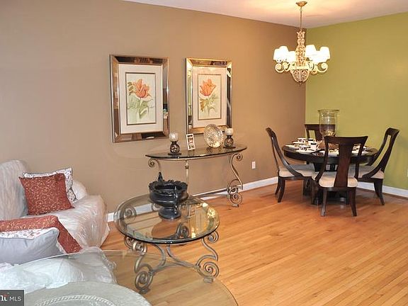 5th image of 9819 Woodyard Cir