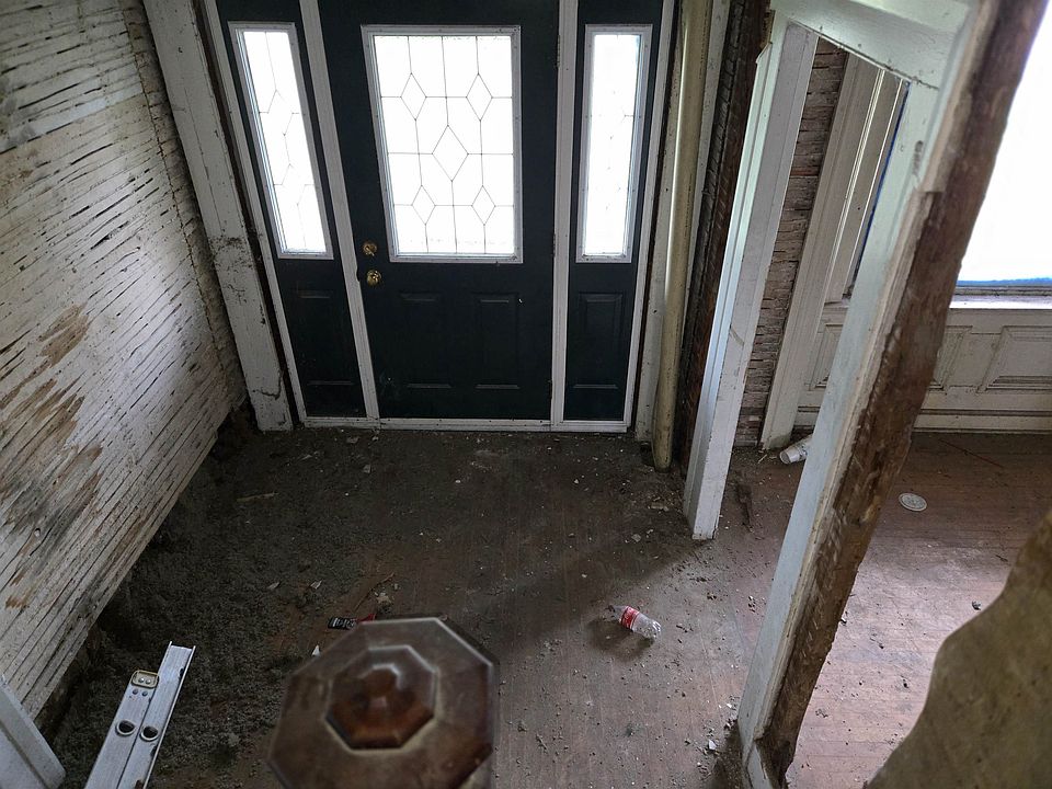 339 N Main St, photo 9