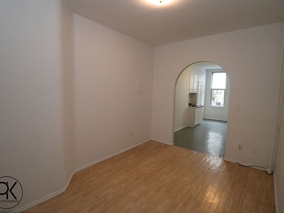 5th image of 317 Eckford St APT 3R