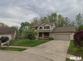 18 Spring St, Riverton, IL 62561