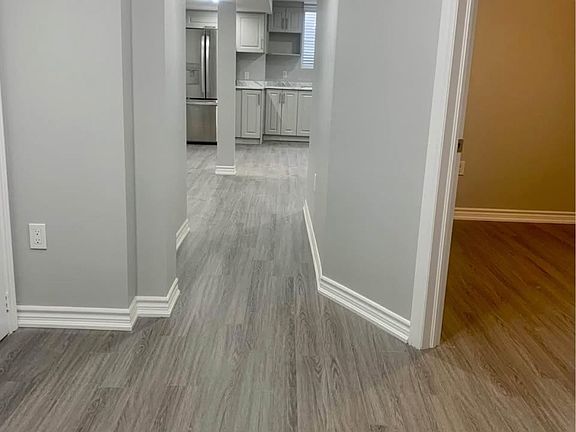 4th image of 1303 Rose Way W