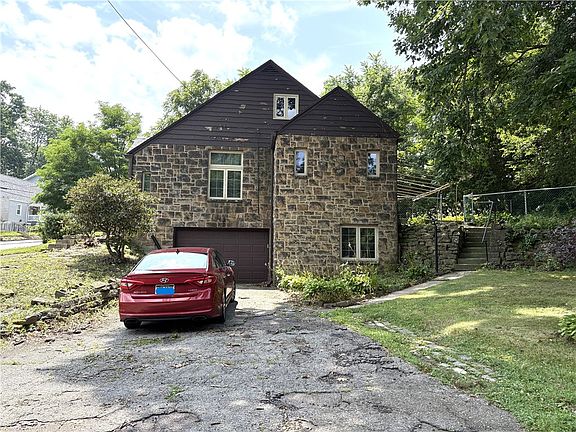 3rd image of 525 Riverview Dr