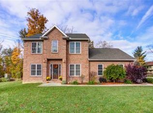 723 Woodridge Dr, Cridersville, OH 45806