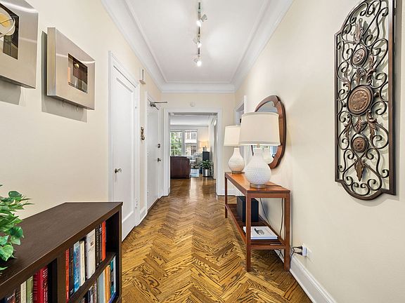 3rd image of 3800 N Lake Shore Dr #3G