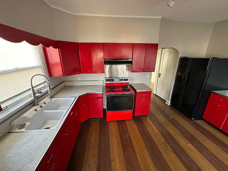 5026 Central Ave — Photo 8