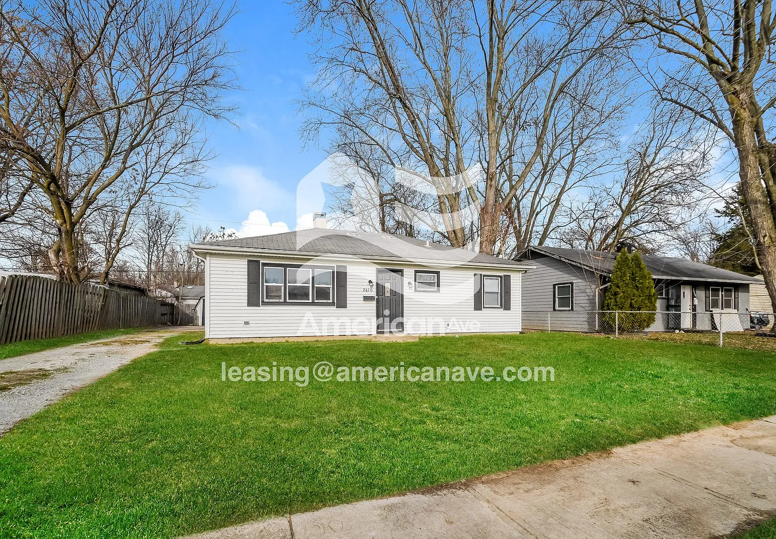 3 bed, 1.0 bath, 915 sqft, $1,408 — Photo 2