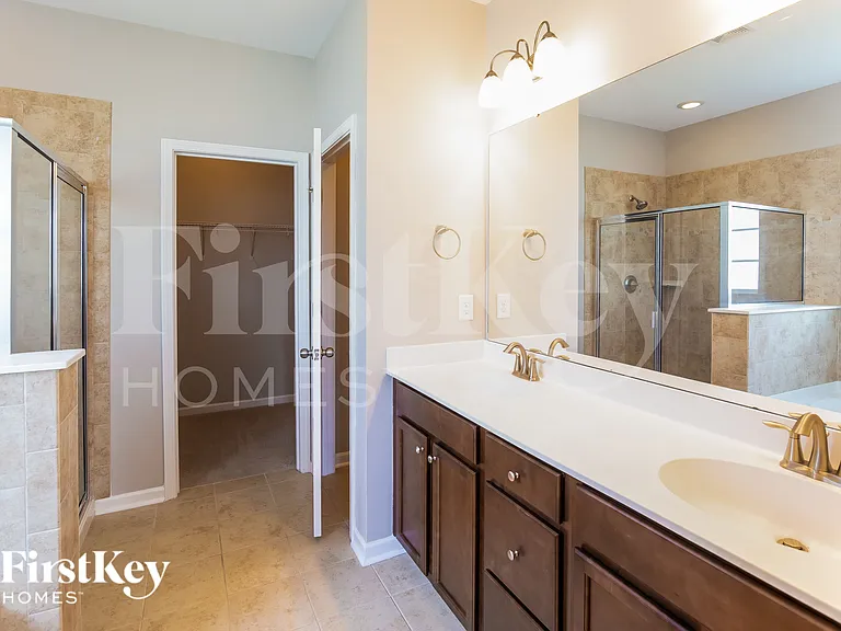 647 Redbud Ln — Photo 14