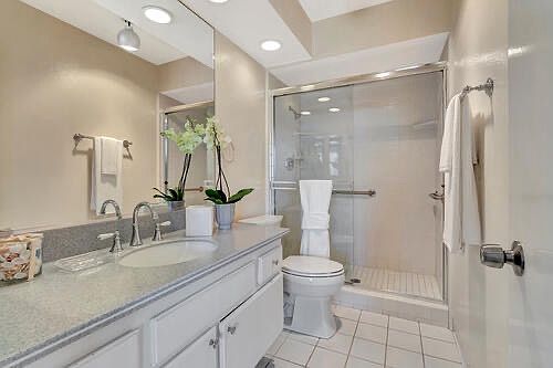 5th image of 1770 Avenida Del Mundo Unit 1404