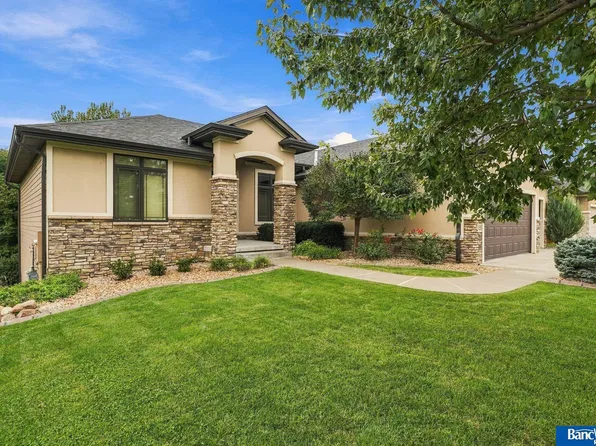 9345 Wishing Well Dr, Lincoln, NE 68516
