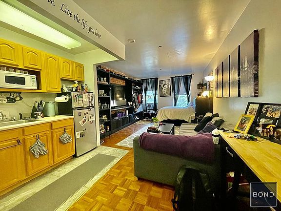 2nd image of 172 E 106th St APT 2B