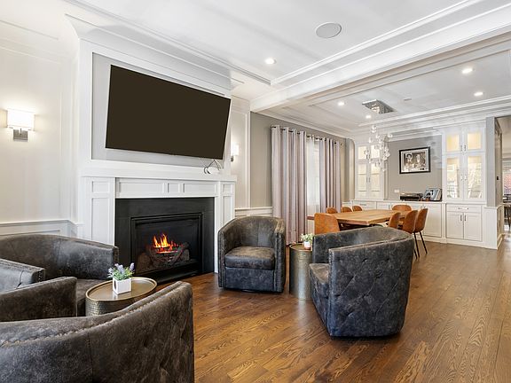 2nd image of 729 W Barry Ave #1
