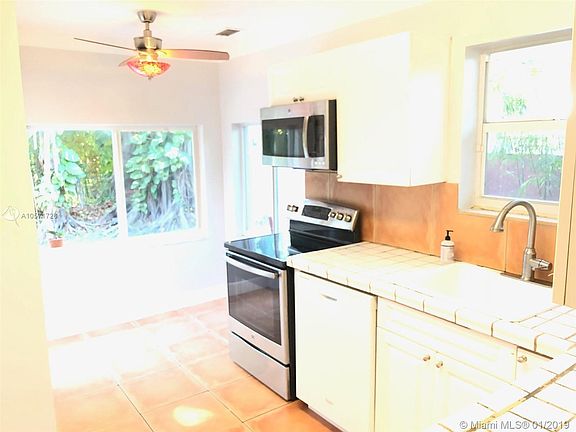4th image of 545 NE 130th St