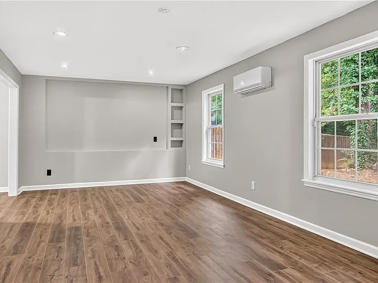 4554 Darrowby Dr — Photo 34
