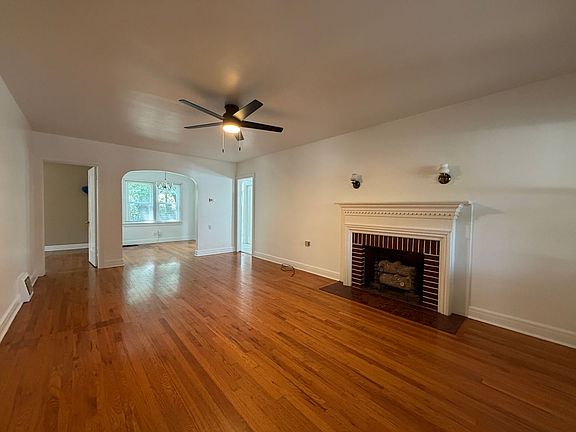 3rd image of 1821 S Florence Ave