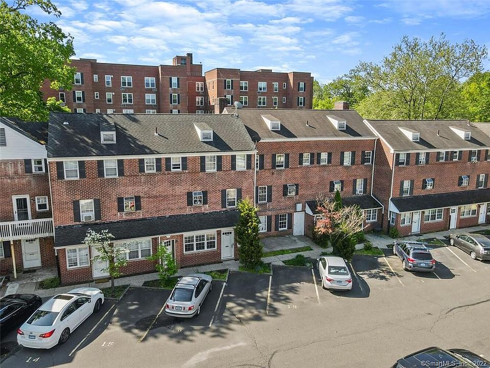 1st image of 1864 Summer St #1864