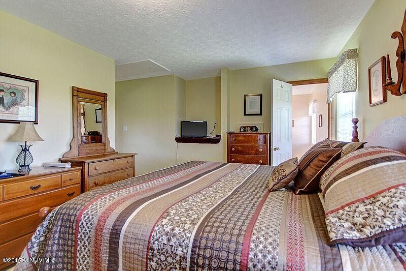 1st image of 1745 Harman Dr
